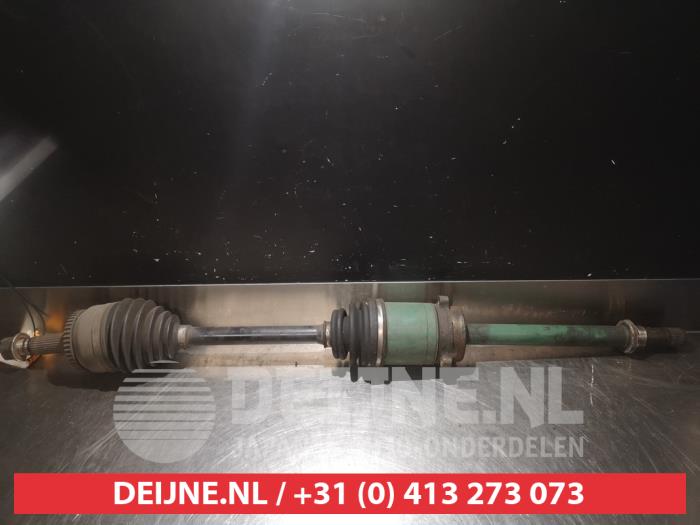 Gebruikte Steekas rechts-voor Nissan Almera Tino (V10M) 2.2 Di 16V Prijs € 40,00 Margeregeling aangeboden door V.Deijne Jap.Auto-onderdelen BV