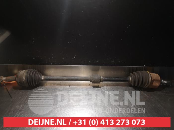 Nissan Almera Tino Antriebswelle rechts vorne O319278