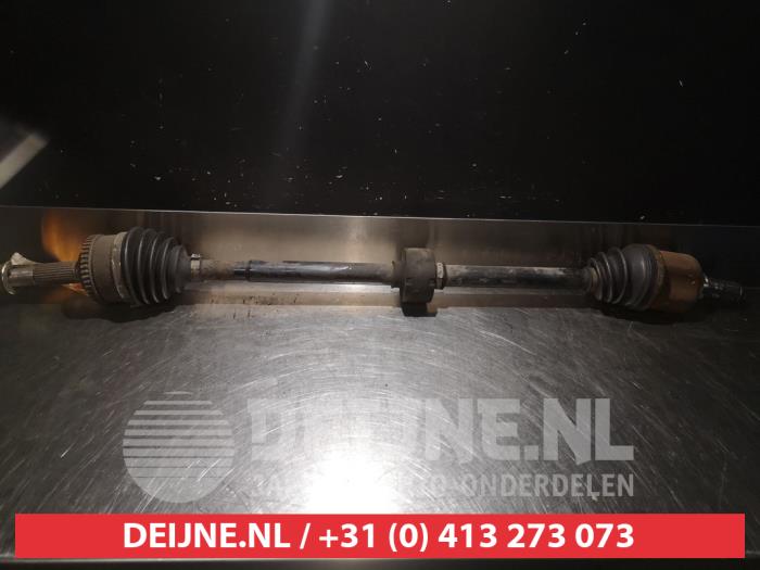 Nissan Almera Tino Antriebswelle rechts vorne O319283
