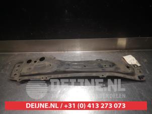 Motorbalk van een Toyota Corolla Verso (E12) 2.0 D-4D 16V 90 2003