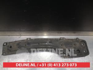 Motorbalk van een Toyota Corolla Verso (E12) 2.0 D-4D 16V 90 2003