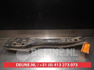 Motorbalk van een Toyota Corolla Verso (E12) 2.0 D-4D 16V 90 2003