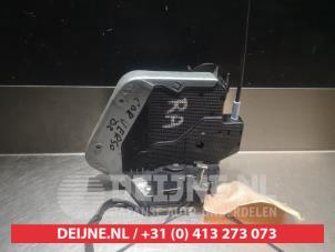 Toyota Corolla Verso Deurslot Mechaniek 4Deurs rechts-achter O281840 foto 2