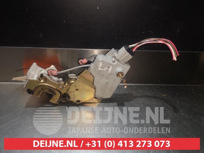 Nissan Almera Tino Türschlossmechanik 4-türig links hinten O280129