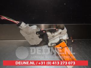 Nissan Almera Tino Deurslot Mechaniek 4Deurs links-achter O280129 foto 2