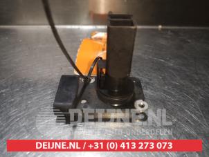 Gebruikte Luchthoeveelheidsmeter Toyota Corolla Verso (R10/11) 2.0 D-4D 16V Prijs € 25,00 Margeregeling aangeboden door V.Deijne Jap.Auto-onderdelen BV