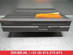 Gebruikte Navigatie Module Toyota Corolla (E12) 1.8 16V VVT-i Prijs € 25,00 Margeregeling aangeboden door V.Deijne Jap.Auto-onderdelen BV