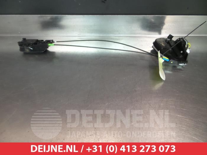 Suzuki Celerio Deurslot Mechaniek 4Deurs links-voor O279800