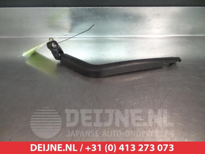 Suzuki Celerio Ruitenwisserarm achter O301526