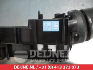 Toyota Prius Light switch O307378 photo 2