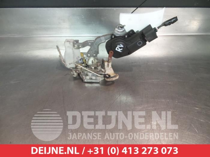 Toyota Aygo Deurslot Mechaniek 4Deurs rechts-voor O281279