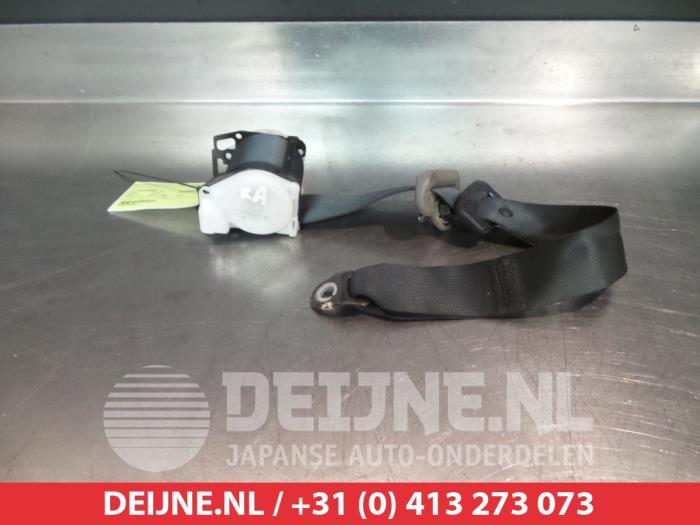 Nissan Murano Rear seatbelt, right O315962