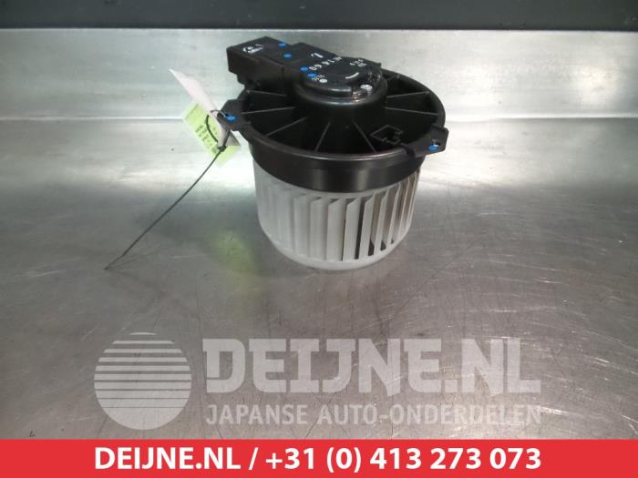 Mitsubishi Space Star Kachel Ventilatiemotor O367185