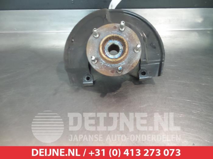 Mitsubishi Grandis Achsschenkel rechts vorne O323858