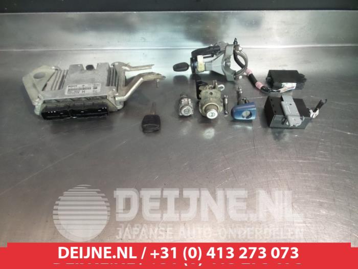 Toyota Yaris Kontaktslot+Sleutel O335985