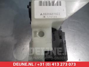 Mitsubishi Colt Kombischalter Lenksäule O308883 foto 2