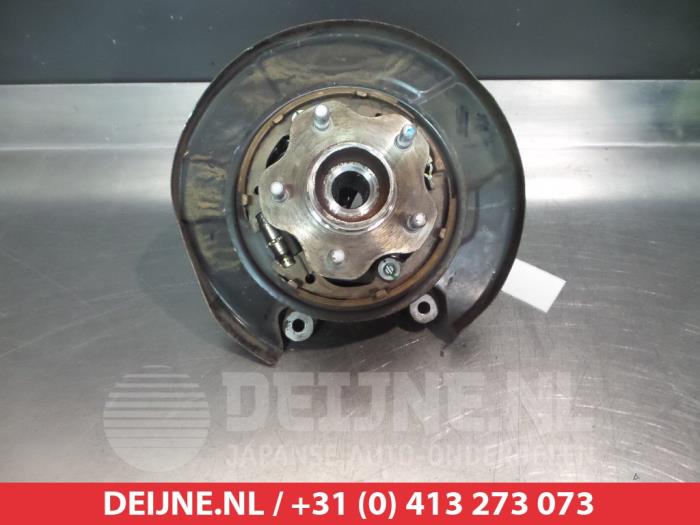 Nissan Murano Fusee rechts-achter O382966
