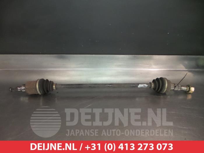 Nissan Murano Aandrijfas links-achter O374840