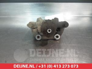 Honda CR-V Rear brake calliper, right O377233 photo 2