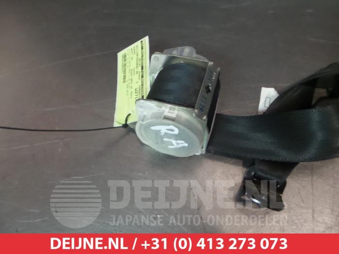 Suzuki Swift Sicherheitsgurt rechts hinten O316051