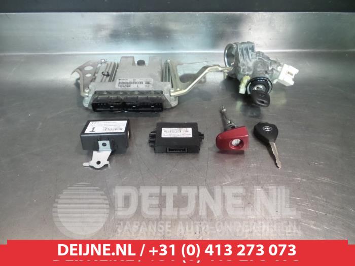 Toyota Yaris Kontaktslot+Sleutel O336099
