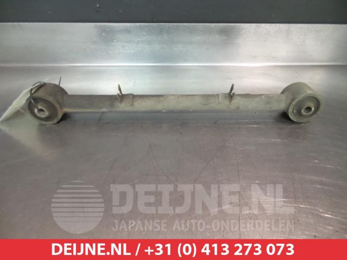 Kia Carnival Draagarm rechts-achter O384347
