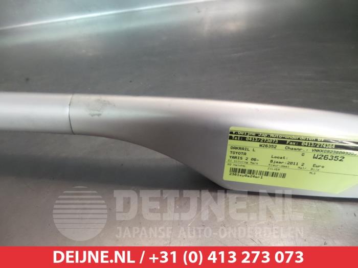 Toyota Yaris Dakrail links O292418