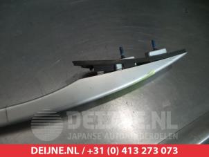 Toyota Yaris Dachreling rechts O292426 foto 2