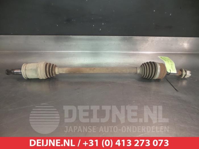 Gebruikte Aandrijfas links-achter Mitsubishi Outlander (CW) 2.2 DI-D 16V Clear Tec 4x4 Prijs € 75,00 Margeregeling aangeboden door V.Deijne Jap.Auto-onderdelen BV