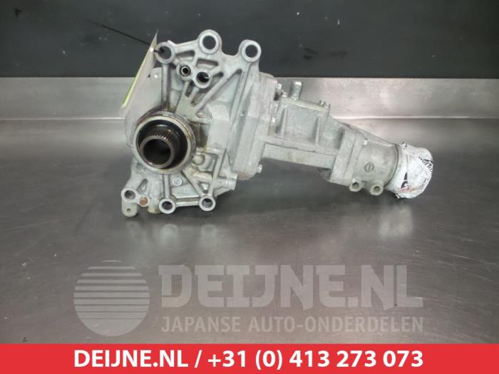 Gebruikte Tussenbak 4x4 Mitsubishi Outlander (CW) 2.2 DI-D 16V Clear Tec 4x4 Prijs € 150,00 Margeregeling aangeboden door V.Deijne Jap.Auto-onderdelen BV