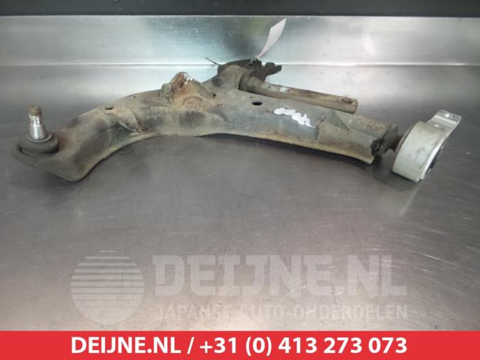Nissan Primera Draagarm onder links-voor O381212