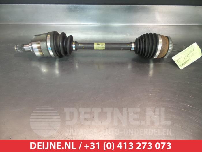 Hyundai I30 Aandrijfas links-voor O317677