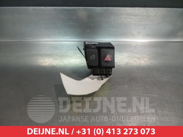 Toyota Prius Plus Panikbeleuchtung Schalter O310588