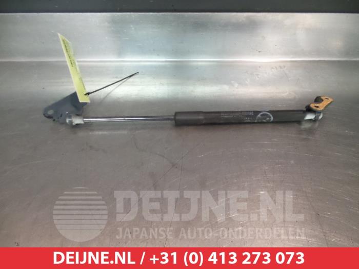 Toyota Auris Gasdemper links-achter O294474