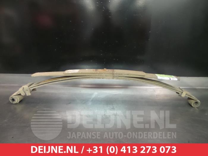 Nissan King Cab Blattfeder hinten O380252