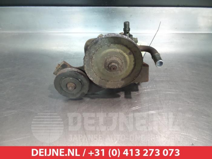 Gebruikte Pomp Servo Kia Sportage (K0) 2.0 TD LX 4x4 Prijs € 35,00 Margeregeling aangeboden door V.Deijne Jap.Auto-onderdelen BV