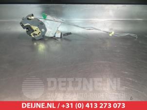 Nissan X-Trail Rear door lock mechanism 4-door, left O280145 photo 2