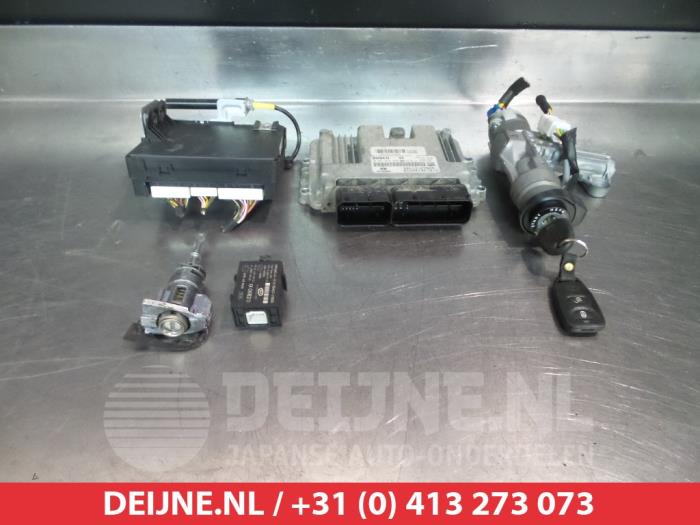 Gebruikte Computer Motormanagement Hyundai Santa Fe II (CM) 2.2 CRDi 16V 4x4 Prijs € 150,00 Margeregeling aangeboden door V.Deijne Jap.Auto-onderdelen BV