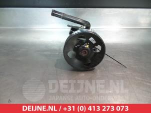 Gebruikte Pomp Servo Kia Carens II (FJ) 2.0 CRDI 16V VGT Prijs € 35,00 Margeregeling aangeboden door V.Deijne Jap.Auto-onderdelen BV
