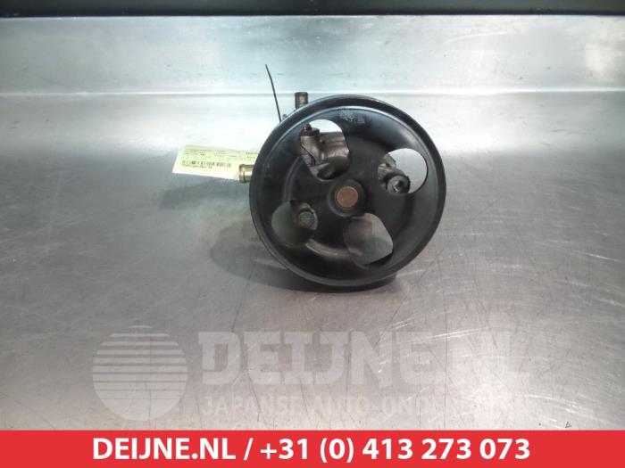 Mitsubishi Carisma Power steering pump O331537