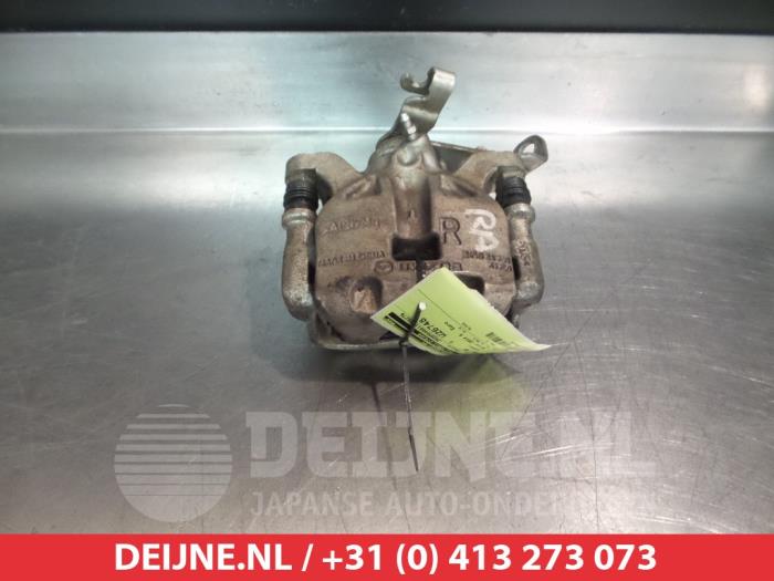 Mazda 3 Remklauw (Tang) rechts-achter O376710