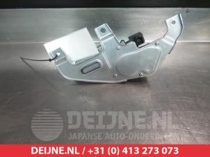 Suzuki Swift Ruitenwissermotor achter O301363 foto 2
