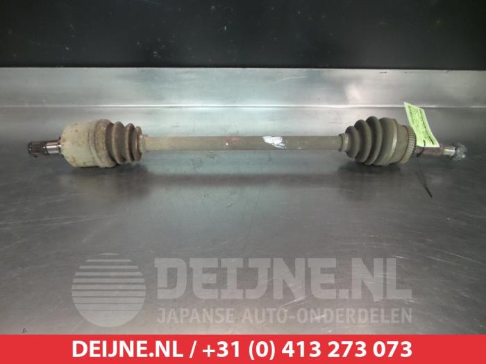 Gebruikte Steekas links-achter Hyundai Tucson (JM) 2.0 CRDi VGT 16V 4x4 Prijs € 60,00 Margeregeling aangeboden door V.Deijne Jap.Auto-onderdelen BV