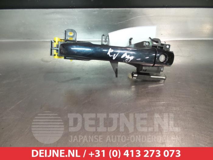 Toyota Avensis Front door handle 4-door, right O277613