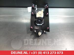 Toyota IQ Heater control panel O306390 photo 2