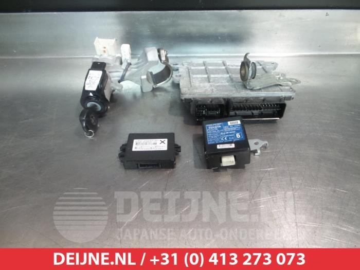 Toyota IQ Engine management computer O345518