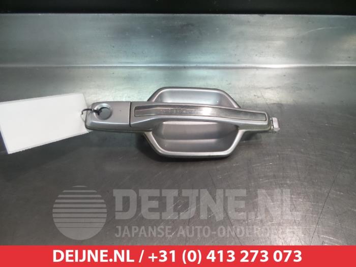 Mitsubishi Pajero Türgriff 2-türig rechts O277423