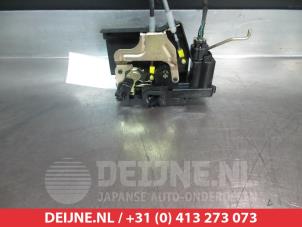 Ssang Yong Actyon Deurslot Mechaniek 4Deurs rechts-achter O281608 foto 2