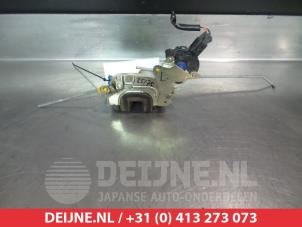 Nissan Terrano Türschlossmechanik 2-türig links O279023 foto 2