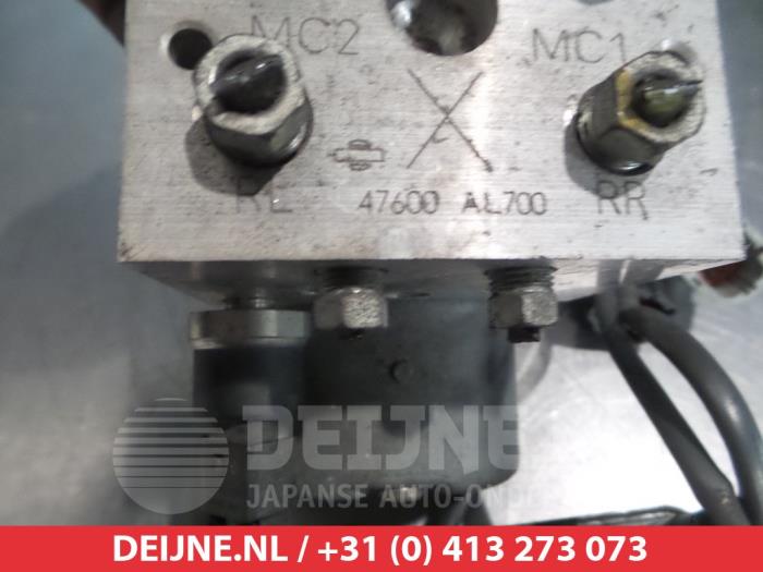 ABS Pomp van een Nissan 350 Z (Z33) 3.5 V6 24V 2006